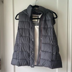 Abercrombie gray puffer vest with fur
